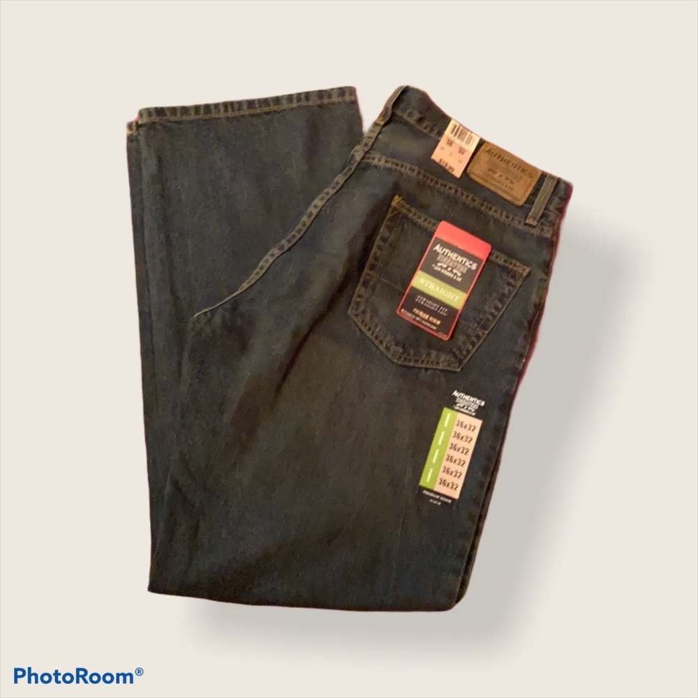 Men Levi’s Authentic Signature straight leg 36x32